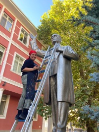 Kırşehir Valilik Binası Önündeki Atatürk Anıtının Bakımı Yapıldı